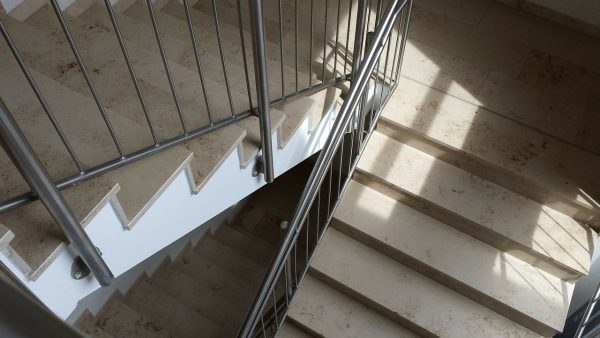 В доме на Дмитровке посторонние больше не будут ходить на чердак сквозь прутья