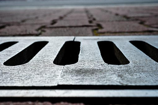 На Бескудниковском бульваре отремонтировали ливневку